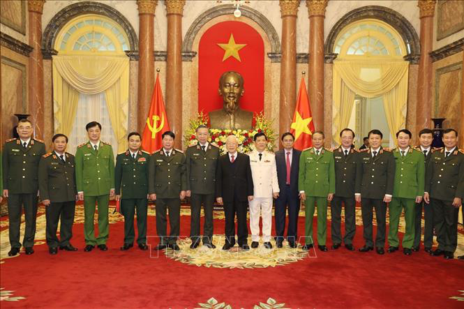 Tổng Bí thư, Chủ tịch nước trao Quyết định thăng cấp bậc hàm Thượng tướng cho Thứ trưởng Bộ Công an - Ảnh 2.