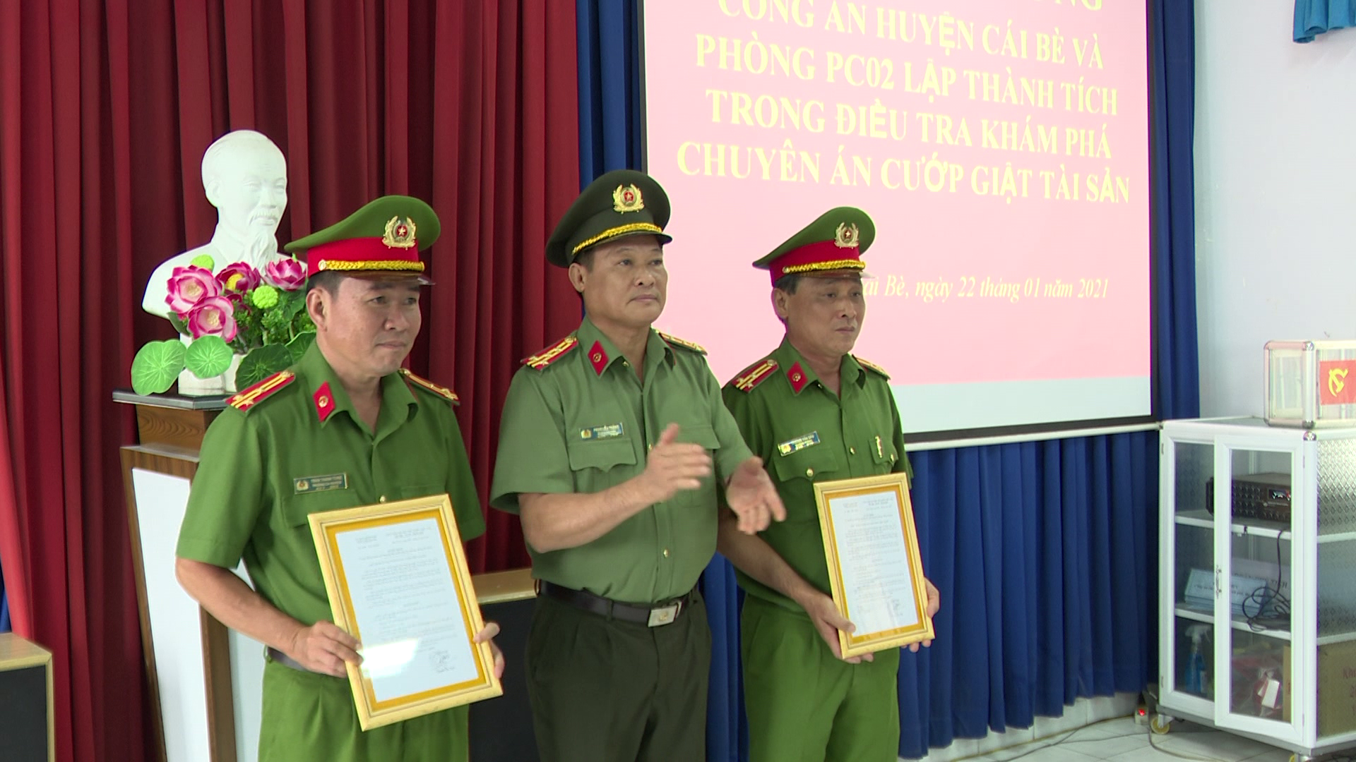 CLIP: Thưởng nóng chuyên án phá băng cướp liên tỉnh Tiền Giang – Vĩnh Long