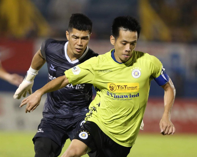 Văn Quyết: Sau "Quả bóng vàng" là "VĐV tiêu biểu toàn quốc"