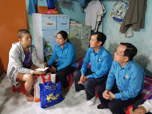 KHÓ KHĂN KHÔNG GỤC NGÃ (*): Vượt lên số phận