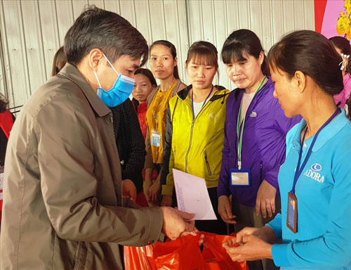 Nhiều hoạt động chăm lo, hỗ trợ đoàn viên - lao động