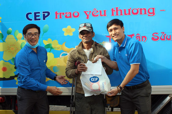 Tăng cường hỗ trợ thành viên khó khăn trong dịp Tết