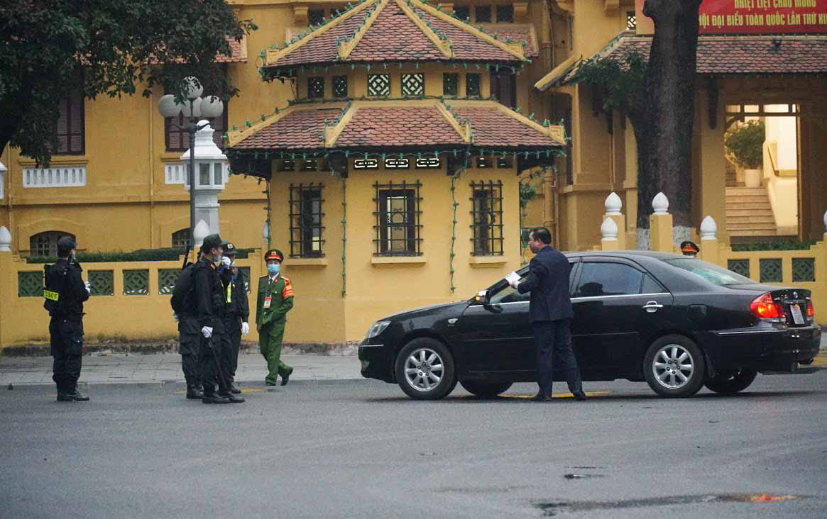 Cận cảnh: Dẫn đo&agrave;n đại biểu dự Đại hội XIII - Ảnh 6.