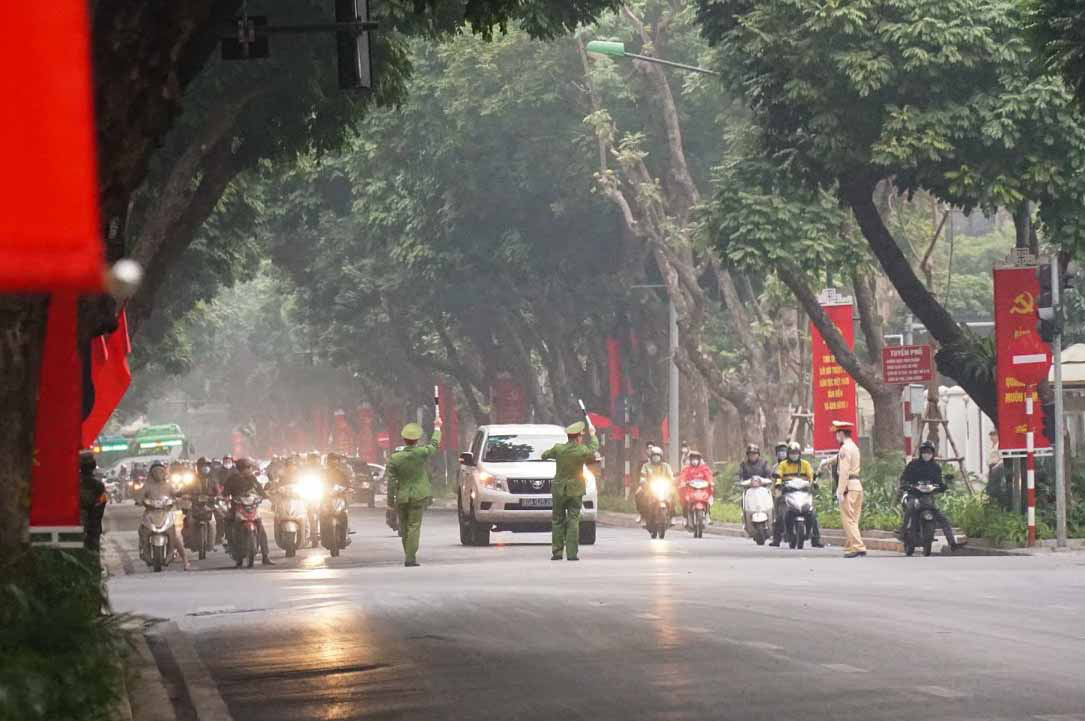 Cận cảnh: Dẫn đo&agrave;n đại biểu dự Đại hội XIII - Ảnh 9.