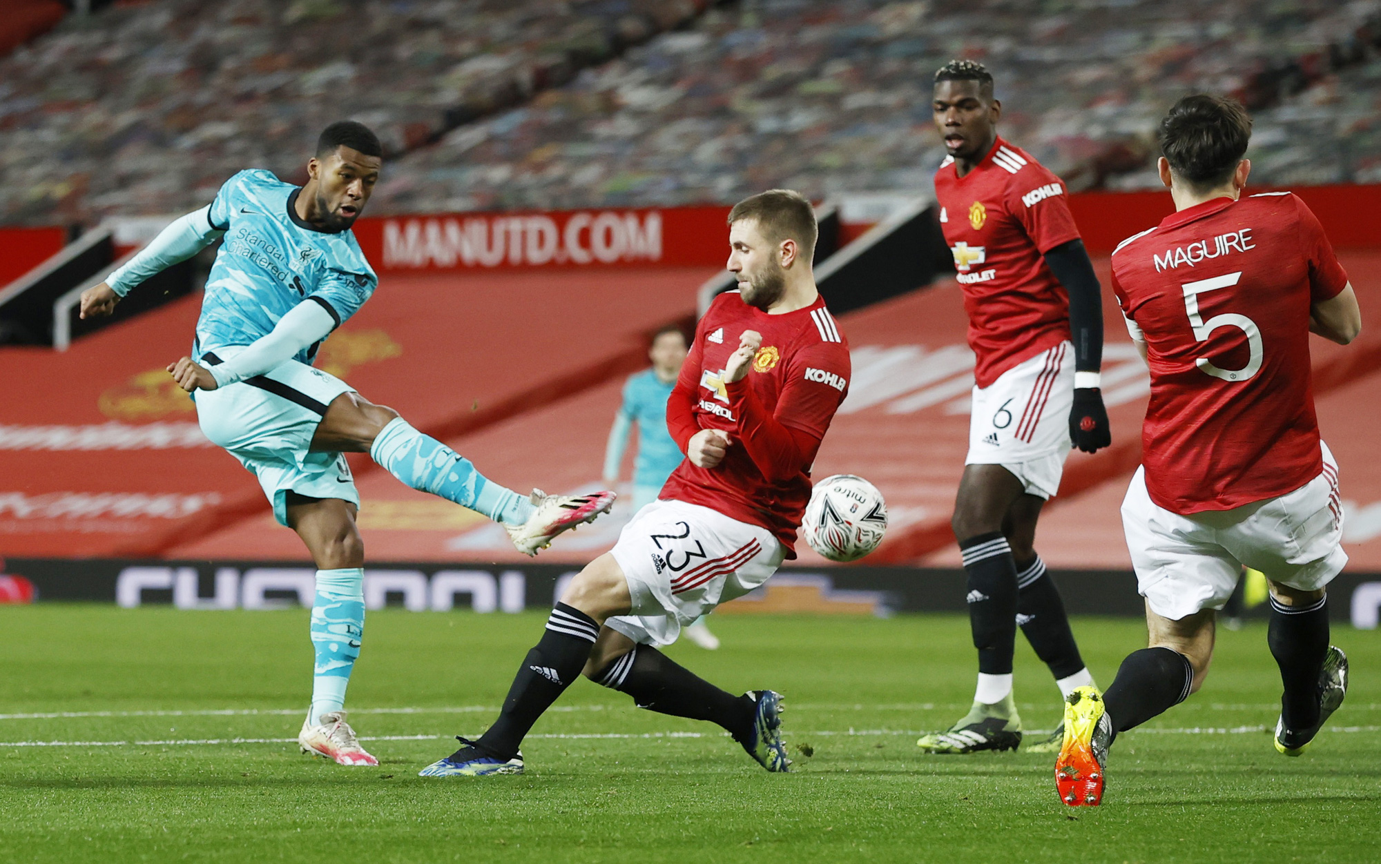 Rượt đuổi kịch tính tại Old Trafford, Man United quật ngã Liverpool - Ảnh 1.