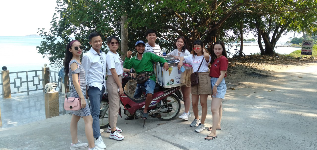 Người đ&agrave;n &ocirc;ng b&aacute;n kem truyền cảm hứng về t&igrave;nh y&ecirc;u biển đảo - Ảnh 4.
