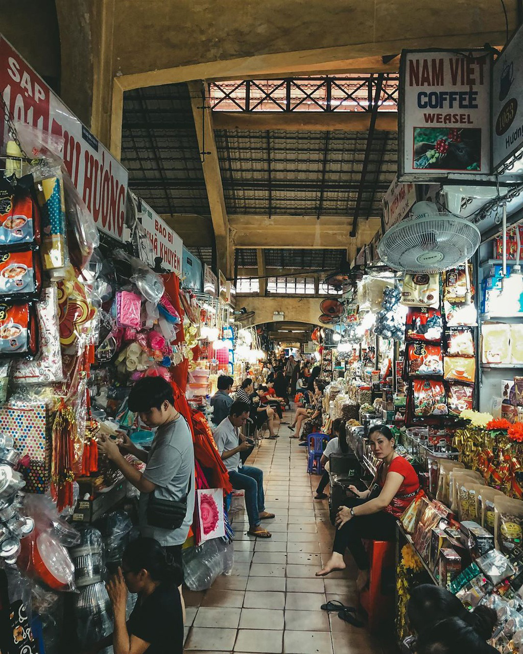 10 địa điểm h&uacute;t kh&aacute;ch nước ngo&agrave;i ở TP HCM - Ảnh 7.
