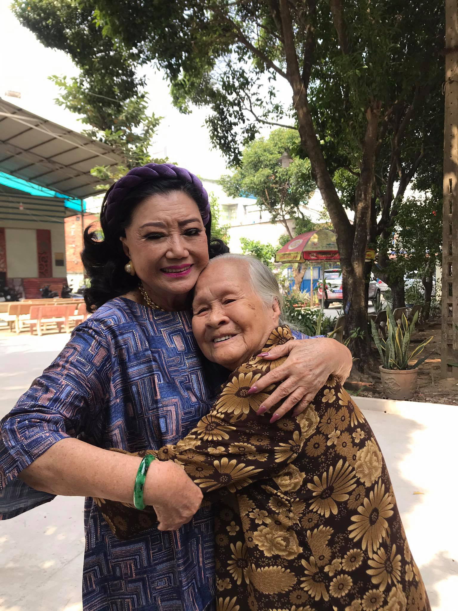 NSND Kim Cương mang Tết sớm đến Khu dưỡng lão Nghệ sĩ - Ảnh 2.