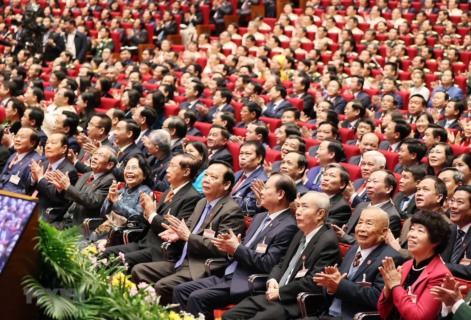 Tổng B&iacute; thư, Chủ tịch nước: Nhất định sẽ lập n&ecirc;n những kỳ t&iacute;ch ph&aacute;t triển mới - Ảnh 3.