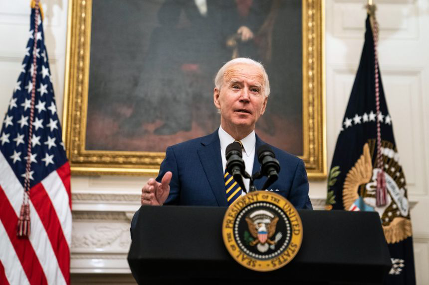 Tổng thống Joe Biden mạnh tay chi khoảng 20 tỉ USD thay dàn xe điện