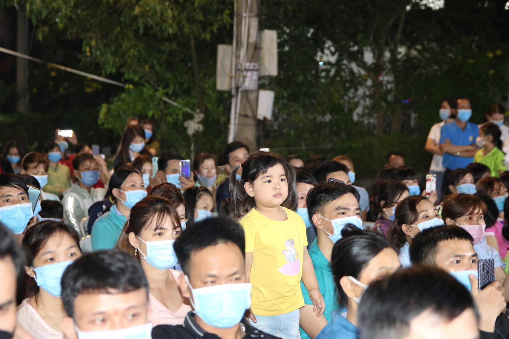 Ấm &aacute;p chương tr&igrave;nh Tấm v&eacute; nghĩa t&igrave;nh hỗ trợ c&ocirc;ng nh&acirc;n về qu&ecirc; đ&oacute;n Tết - Ảnh 2.
