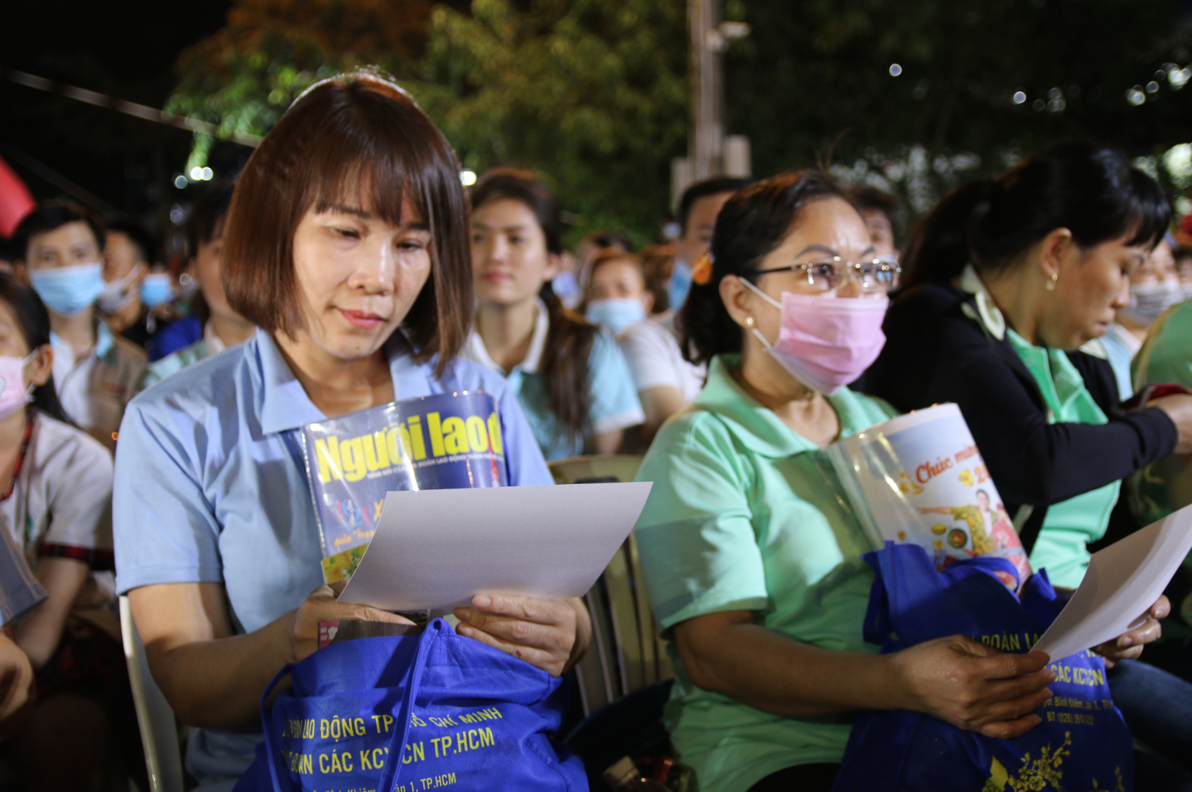 Ấm &aacute;p chương tr&igrave;nh Tấm v&eacute; nghĩa t&igrave;nh hỗ trợ c&ocirc;ng nh&acirc;n về qu&ecirc; đ&oacute;n Tết - Ảnh 9.