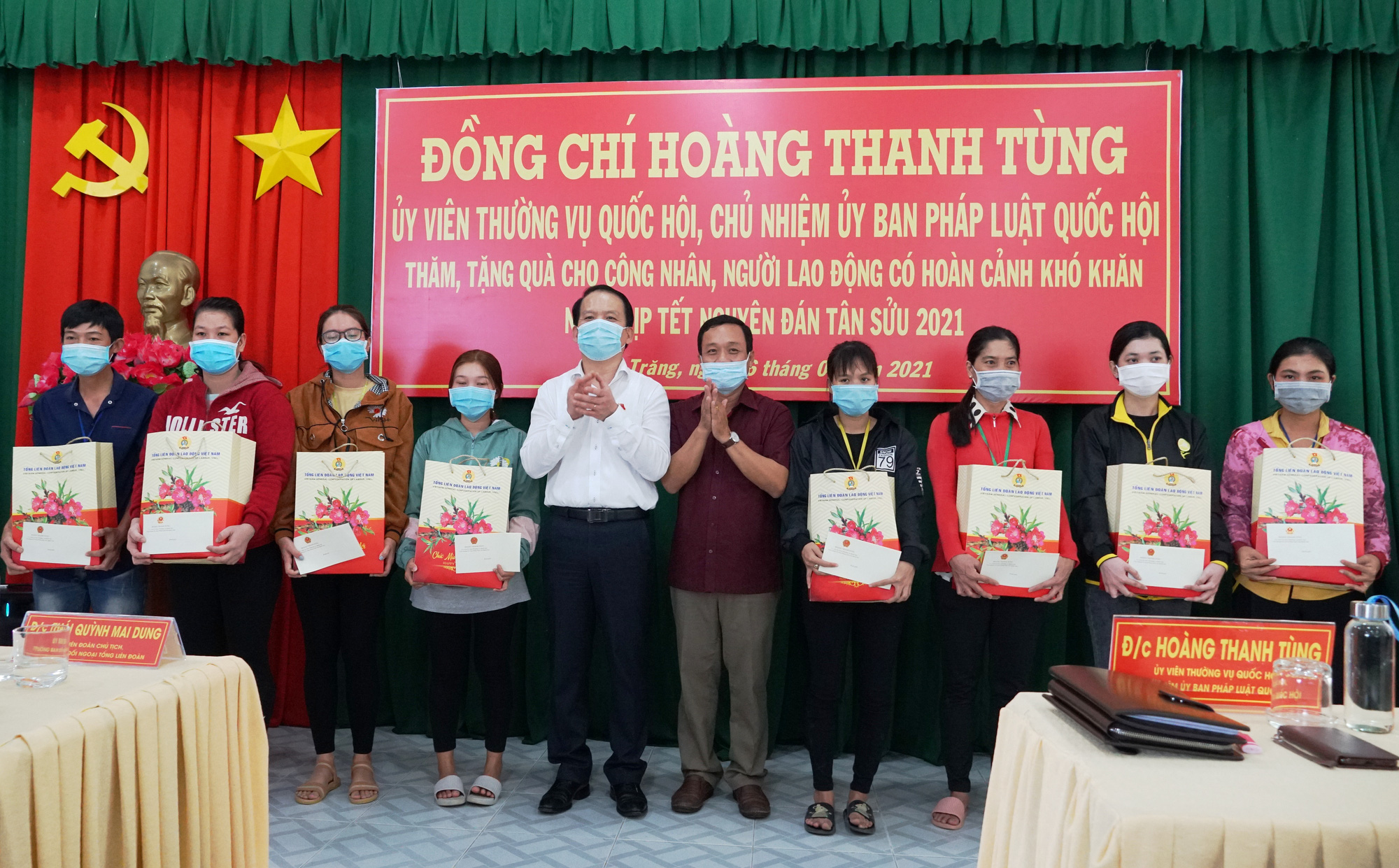 Nhiều địa phương lo Tết sớm cho c&ocirc;ng nh&acirc;n - Ảnh 1.