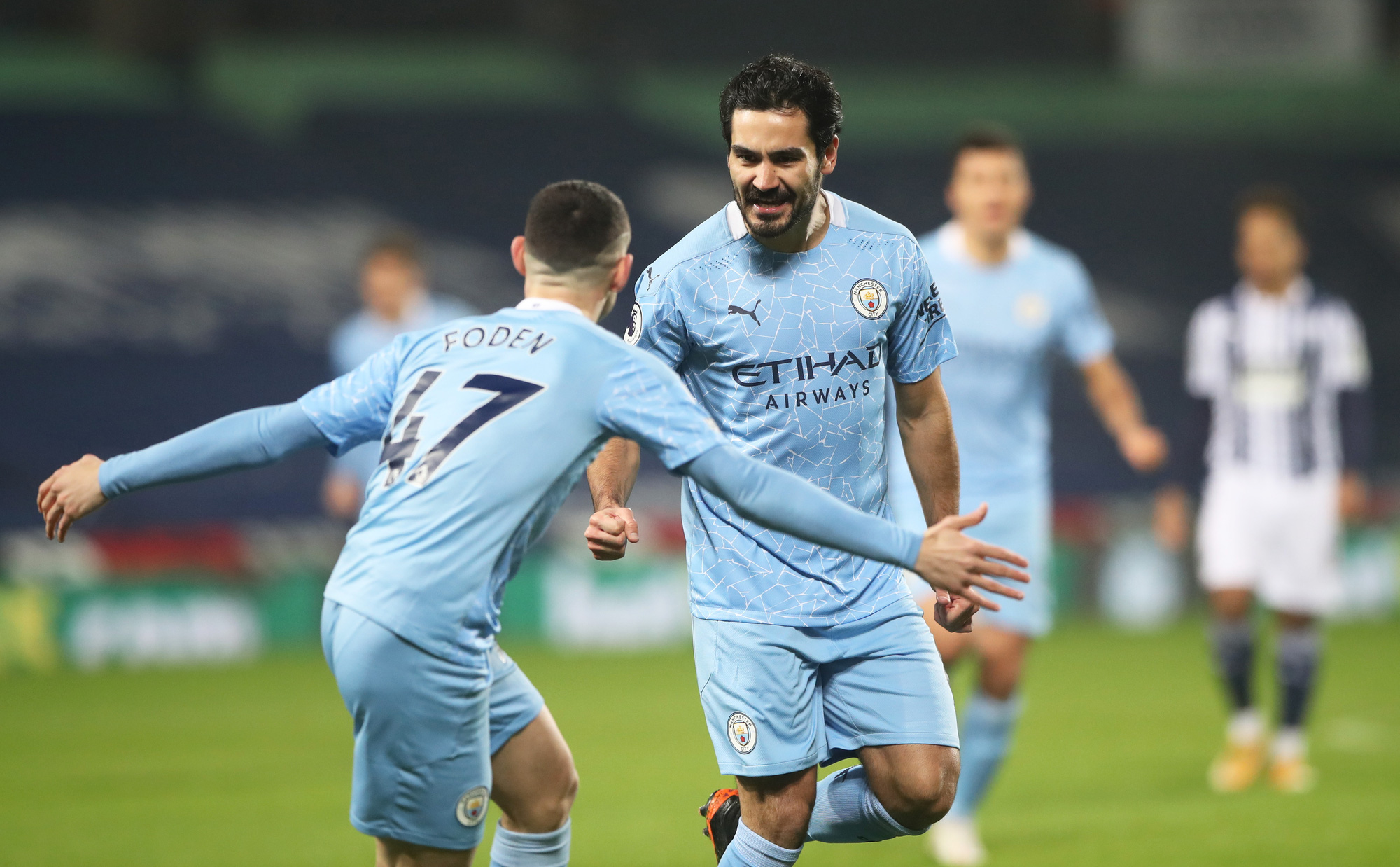HLV Guardiola n&oacute;i g&igrave; khi Man City chiếm ng&ocirc;i đầu bảng của Man United? - Ảnh 2.