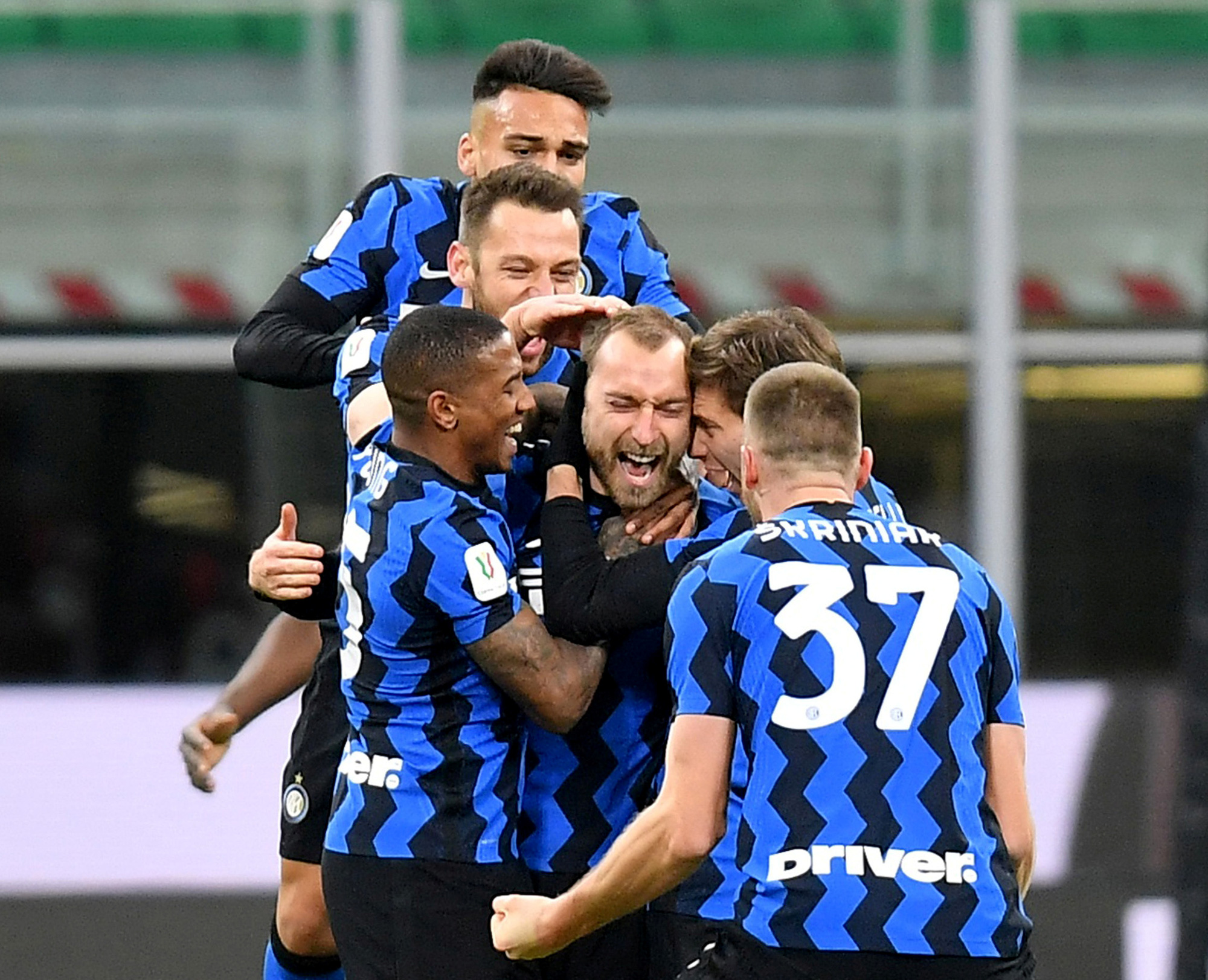 Người h&ugrave;ng Ibrahimovic h&oacute;a tội đồ, AC Milan bị loại ở C&uacute;p quốc gia &Yacute; - Ảnh 7.