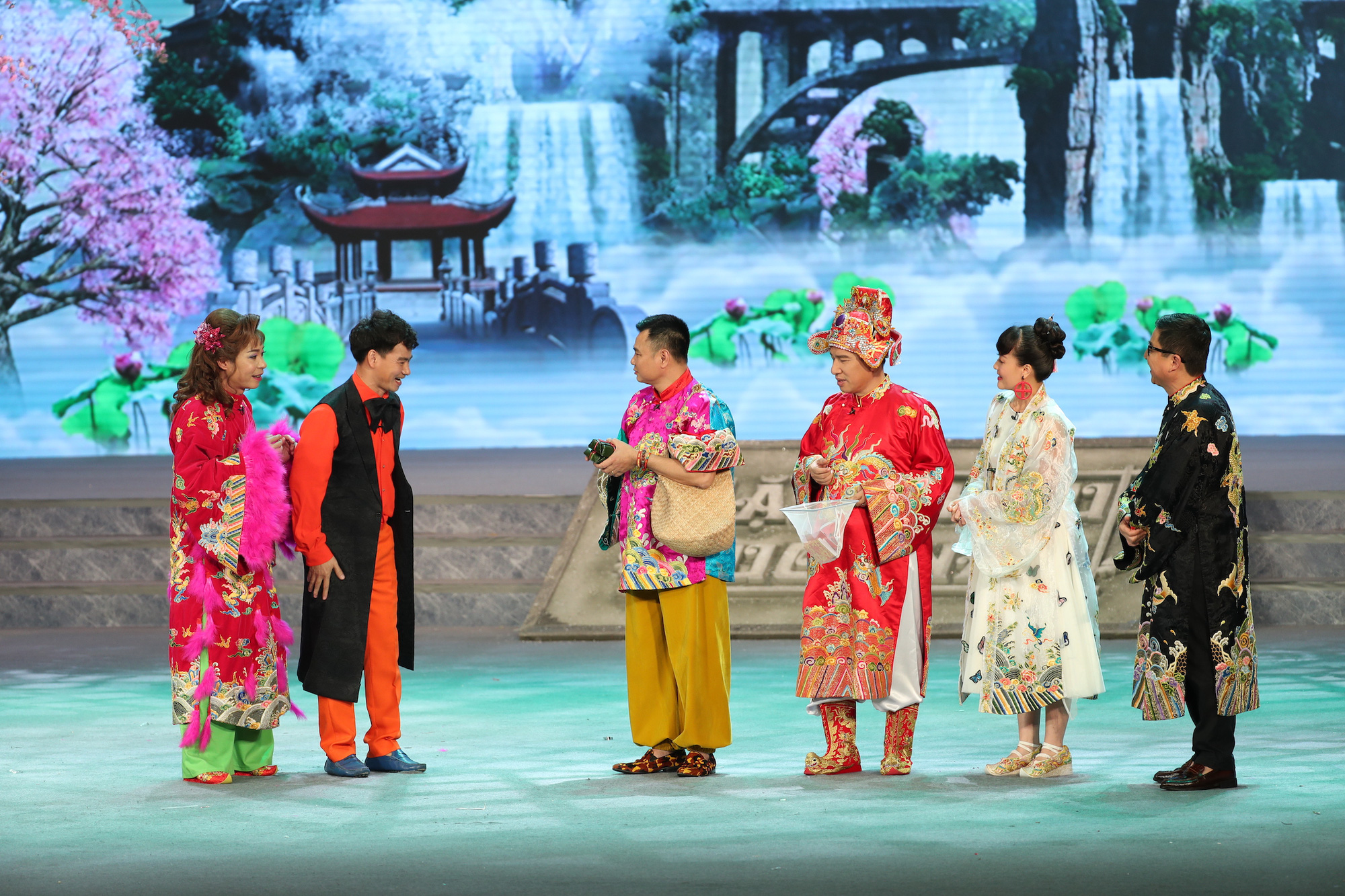 "Gặp nhau cuối năm - Táo quân" hài hước, sâu sắc với những vấn đề nổi cộm