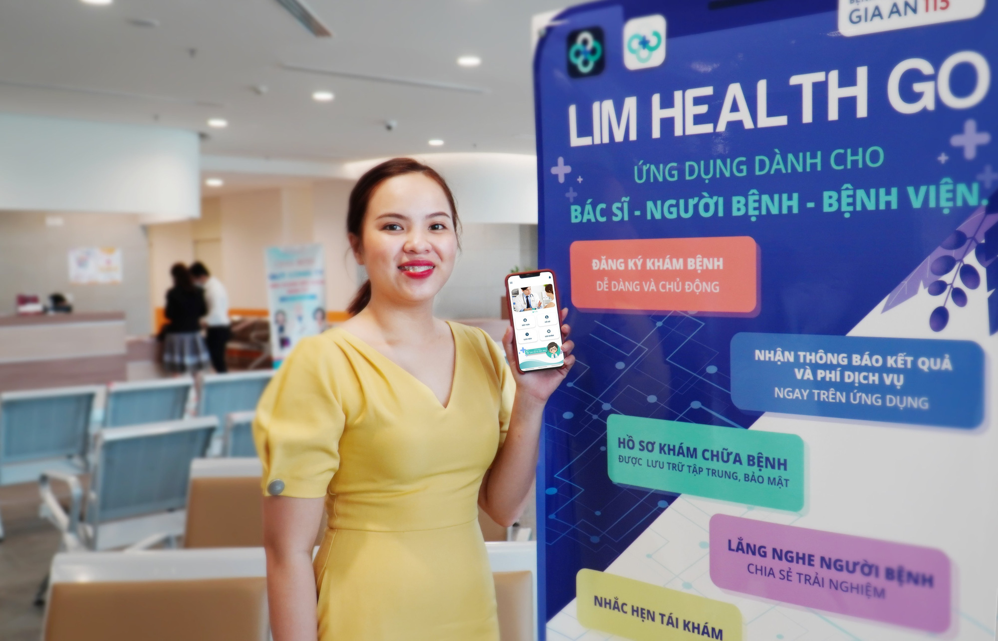 TP HCM: Một người  kh&aacute;m bệnh, được 2 b&aacute;c sĩ tư vấn! - Ảnh 1.