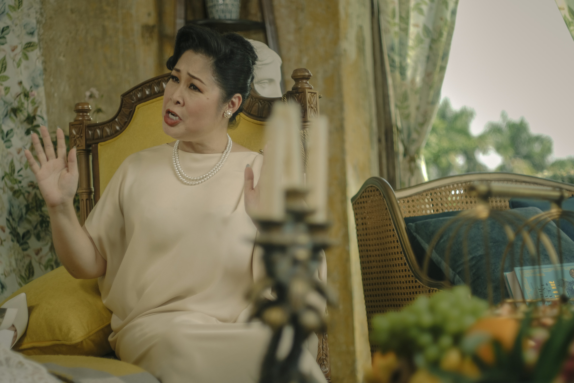NSND Hồng Vân hóa “ác nữ” trong “Gái già lắm chiêu V” - Ảnh 5.