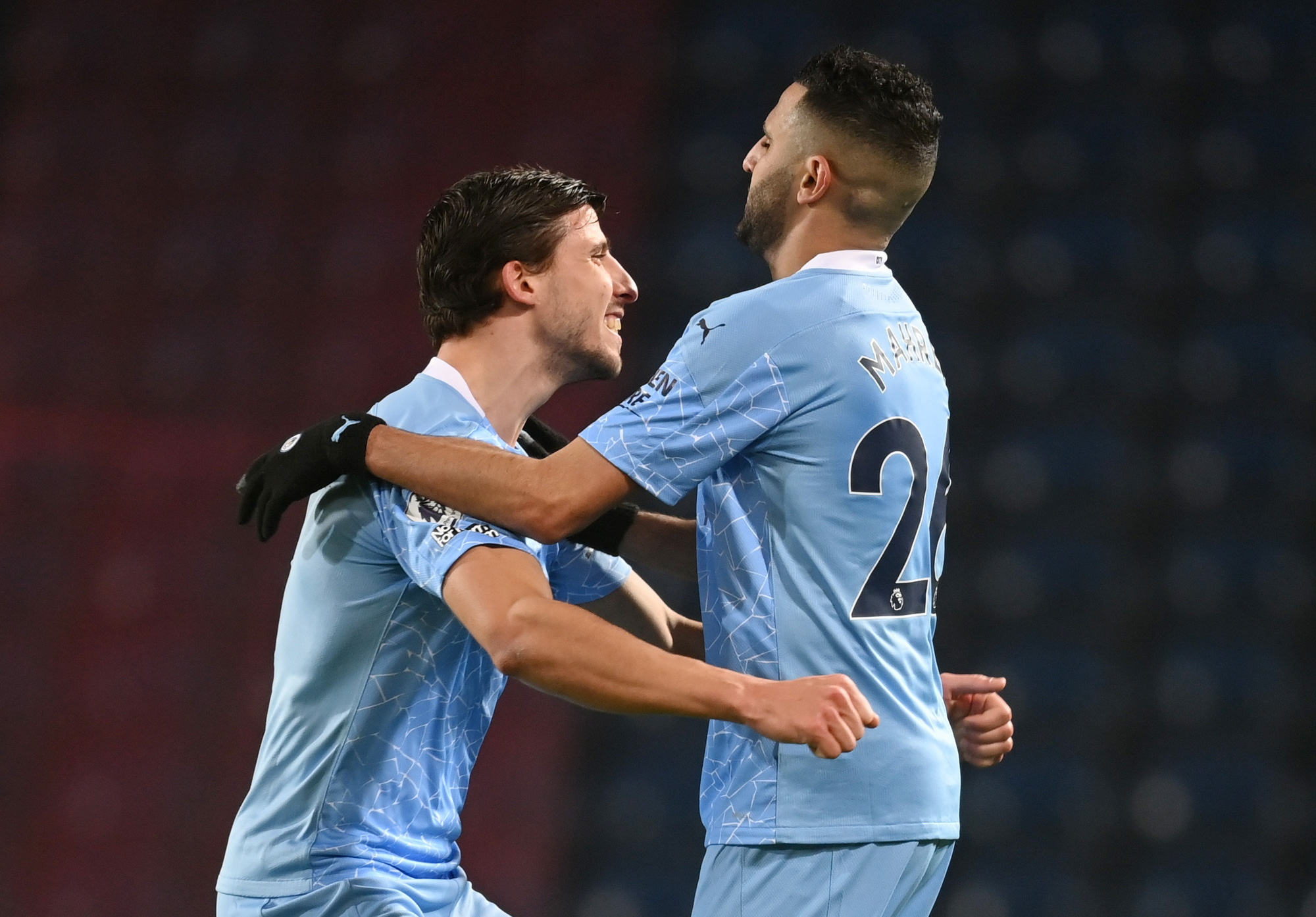 Đại ph&aacute; West Brom, Man City lần đầu l&ecirc;n đỉnh bảng Ngoại hạng - Ảnh 6.