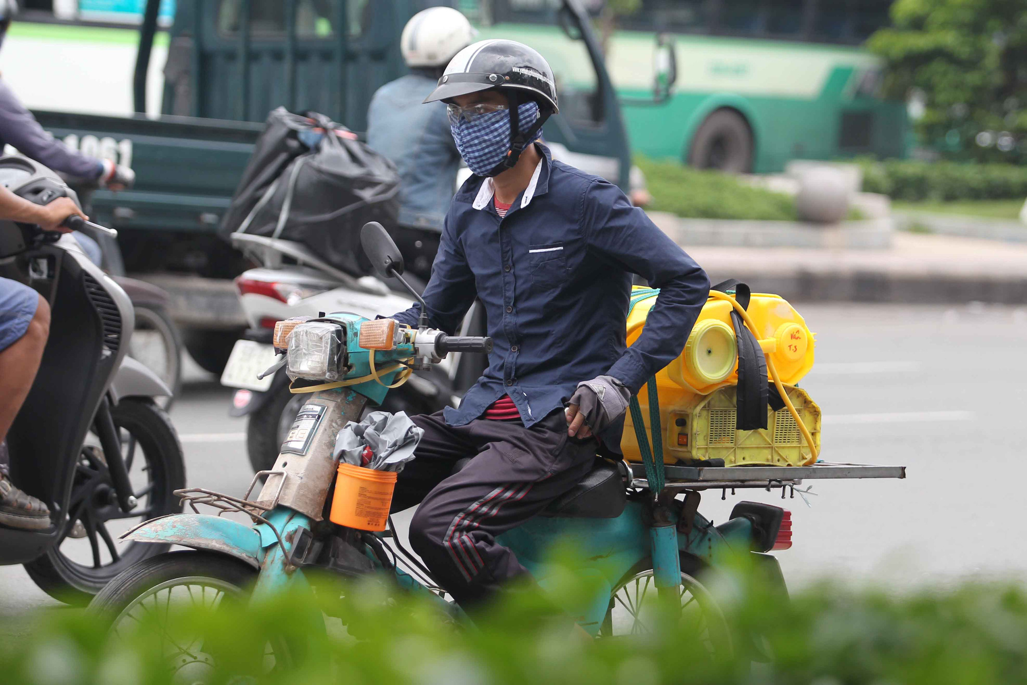 Lo ô nhiễm từ khí thải xe máy