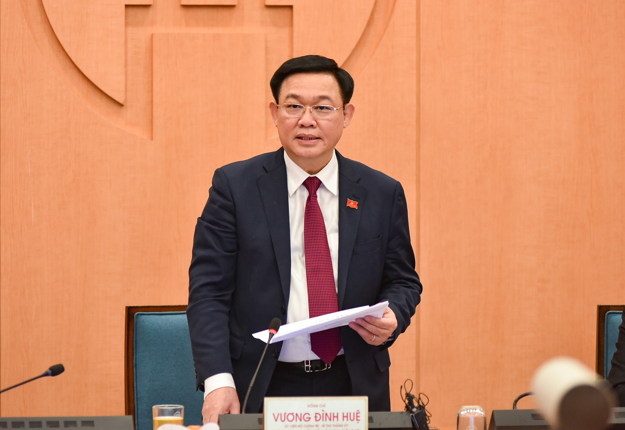Bí thư Vương Đình Huệ: Dịch bệnh Covid-19 rất phức tạp, rủi ro ở Hà Nội rất lớn