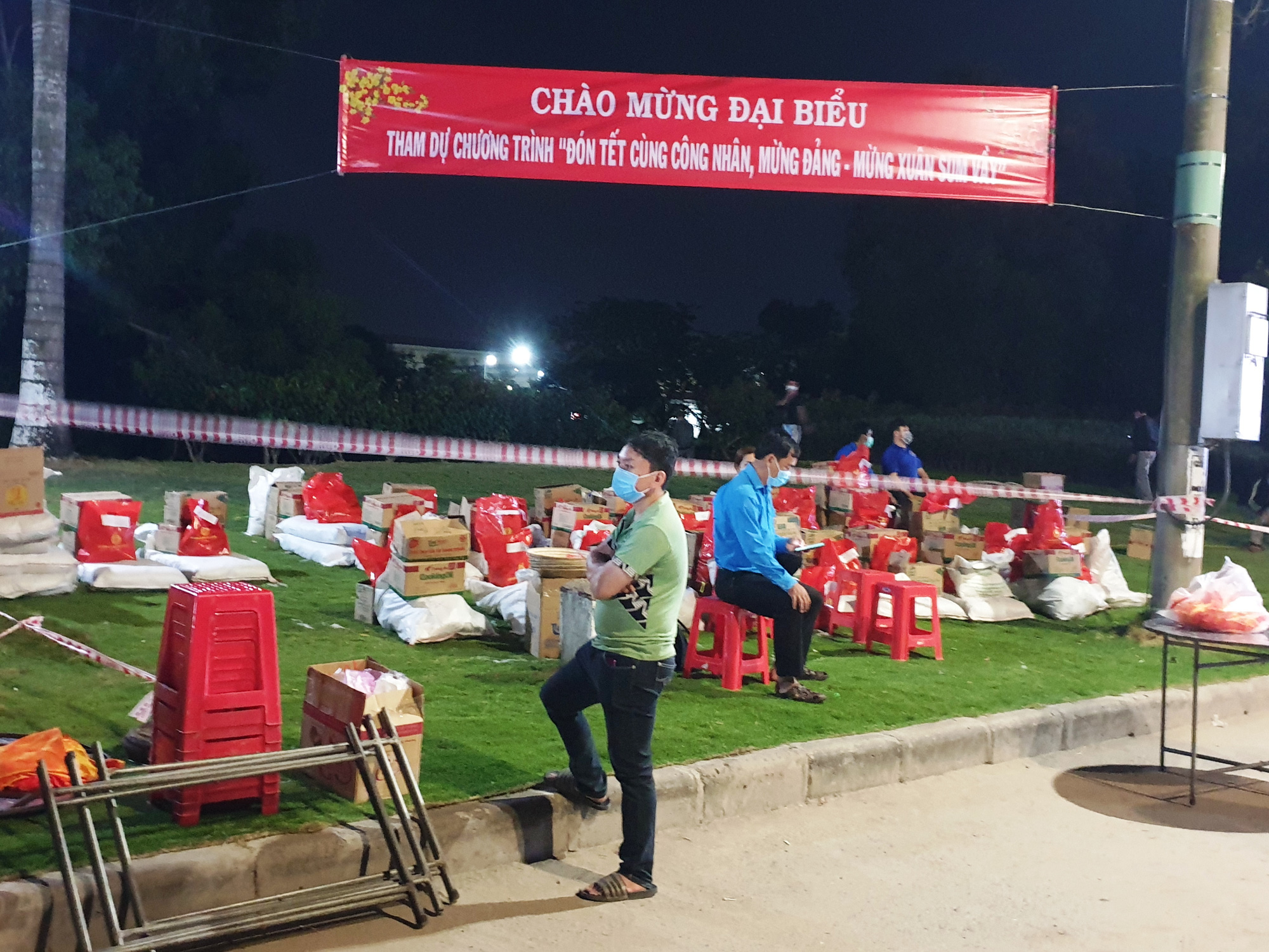 Đón Tết cùng công nhân - Ảnh 3.
