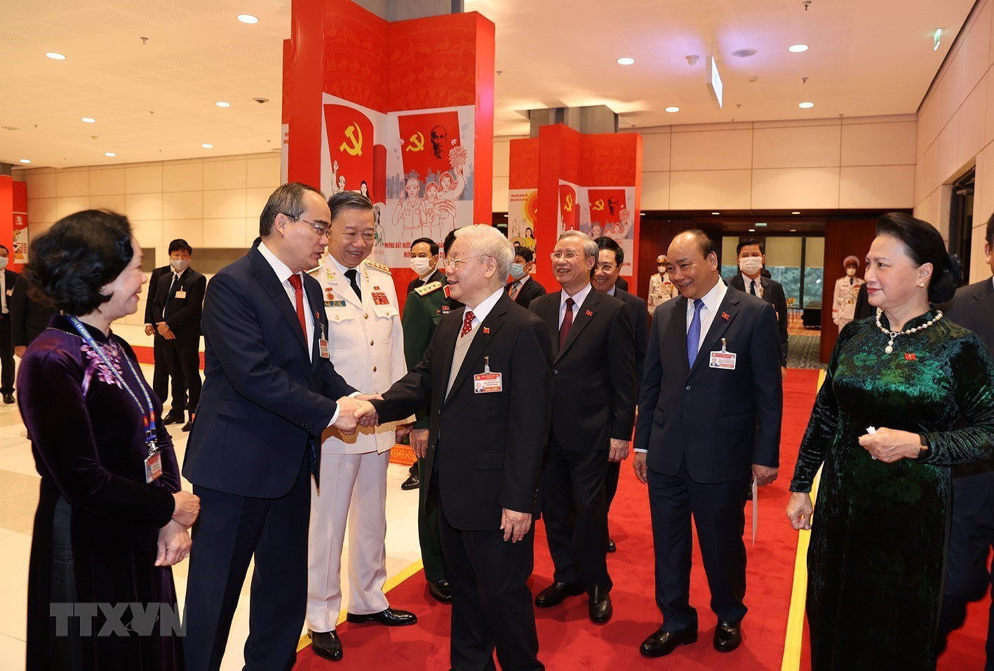 Ch&ugrave;m ảnh: Tổng B&iacute; thư, Chủ tịch nước dự phi&ecirc;n thảo luận c&aacute;c văn kiện Đại hội XIII - Ảnh 7.