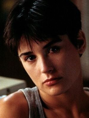 Minh tinh Demi Moore gây sốc với gương mặt khác lạ - Ảnh 6.