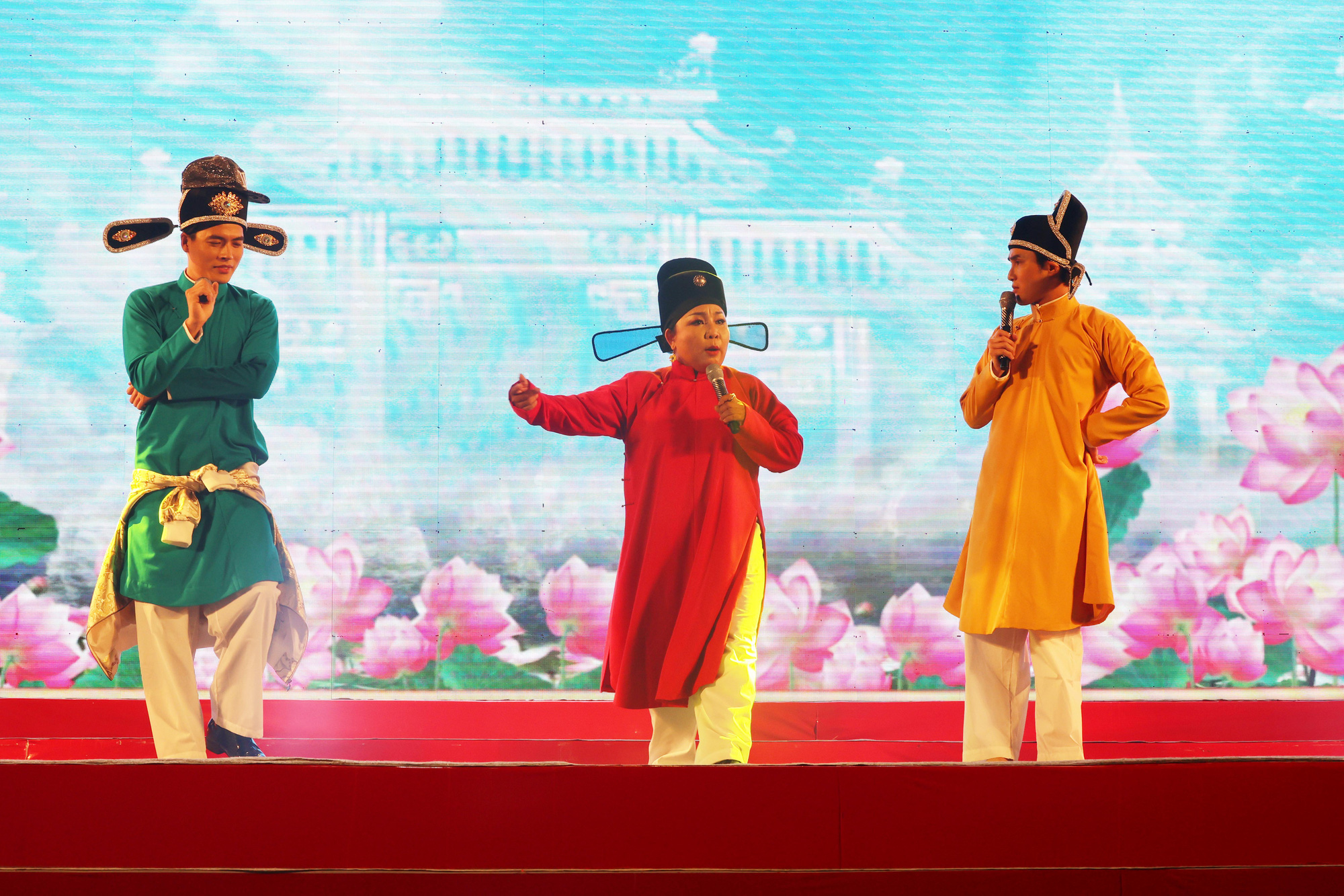 GALA MV Xuan Yeu Thuong -  Huynh  Lap