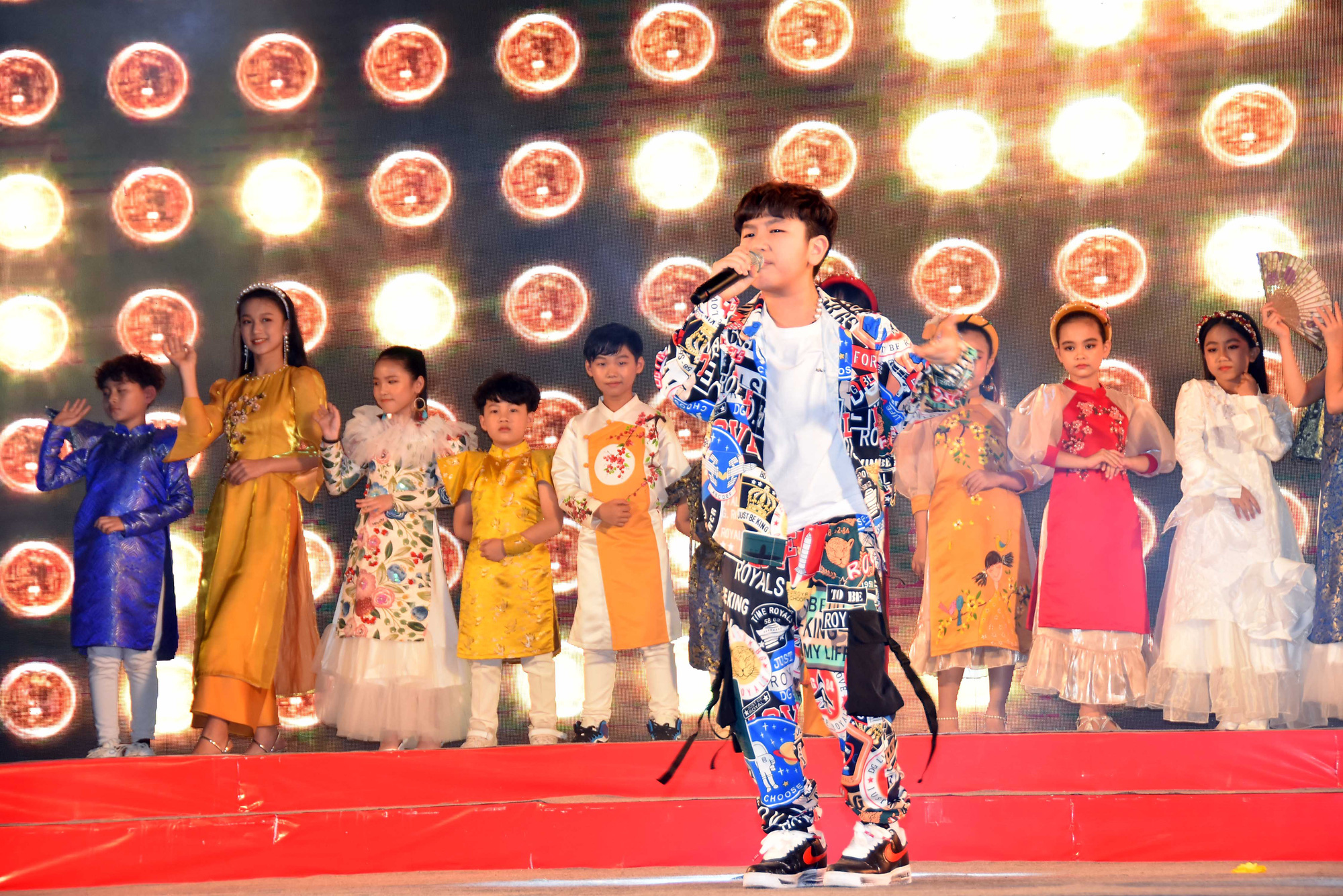 GALA MV Xuan yeu thuong - Lien khuc 3