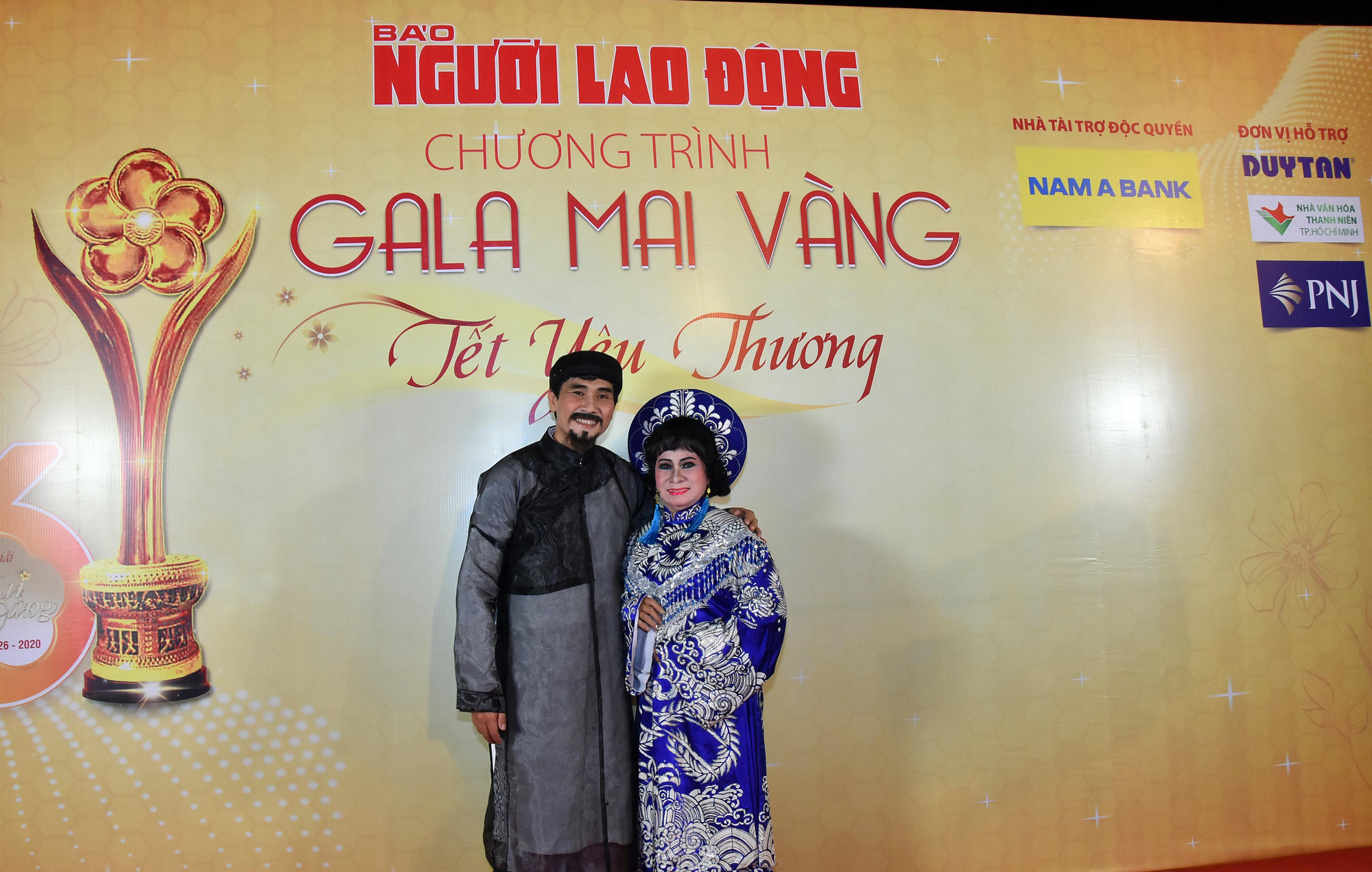 GALA MV Xuan yeu thuong - N S cai luong truoc gio dien