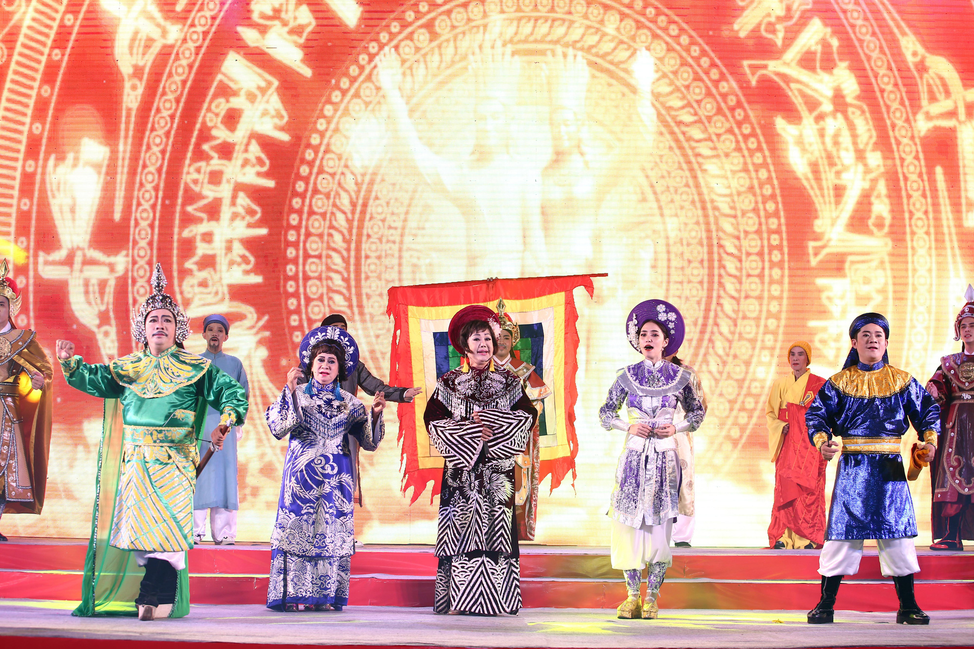 GALA MV Xuan yeu thuong-tiet m  uc  Nhung Trang su hao hung