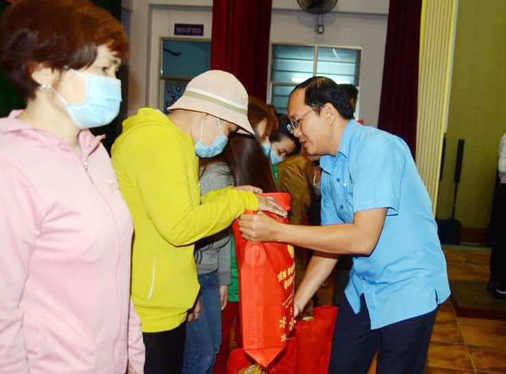 TP HCM: Nhiều hoạt động chăm lo Tết đoàn viên, CNVC-LĐ khó khăn - Ảnh 3.