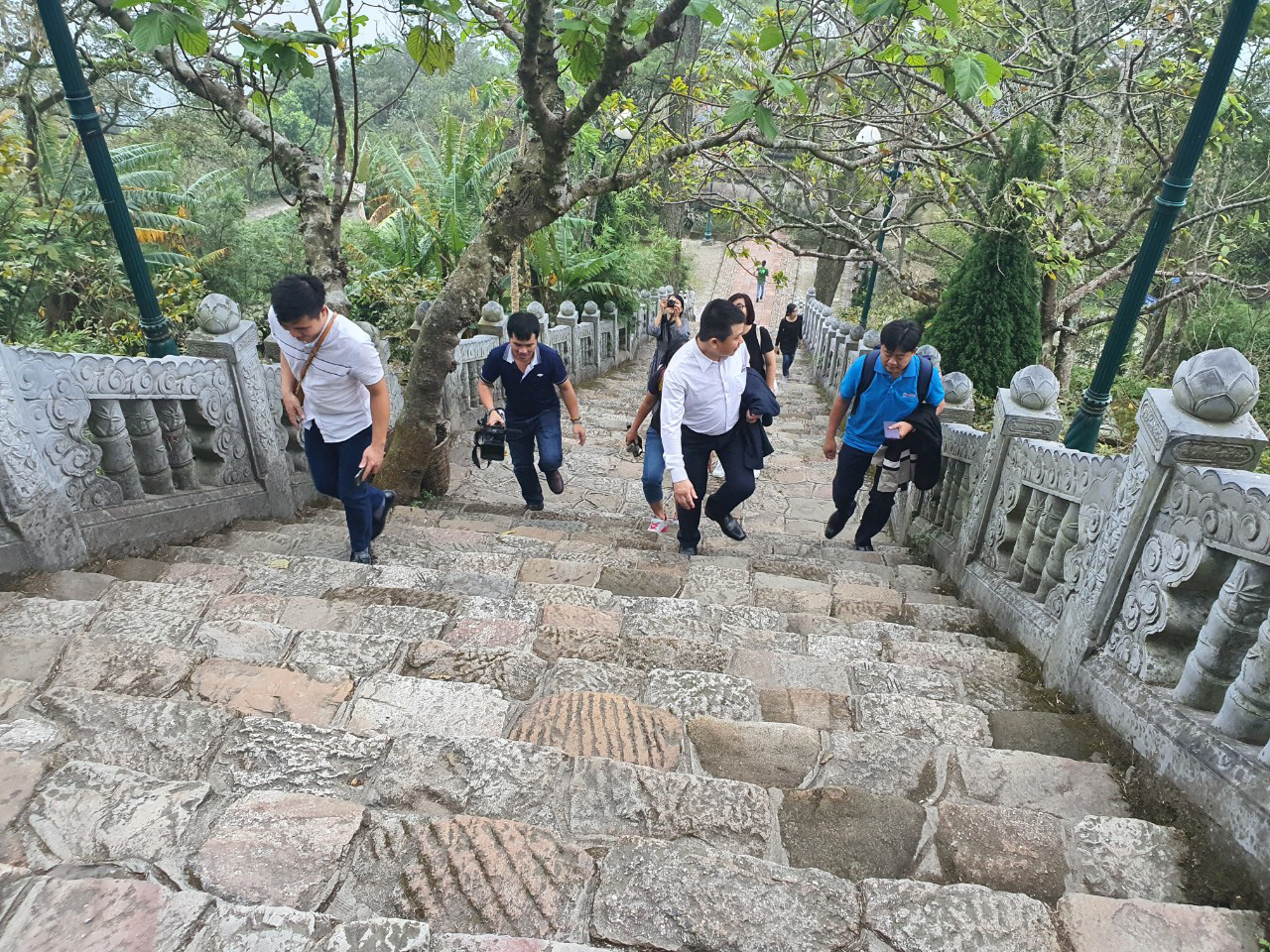 Doanh nghiệp du lịch lại “ngồi trên lửa” sau các ca Covid-19 ở Quảng Ninh, Hải Dương