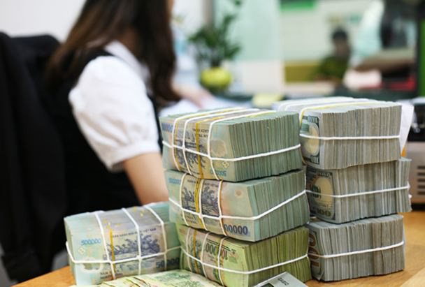 Nữ kế toán chiếm đoạt hơn 100 tỉ đồng gửi ngân hàng
