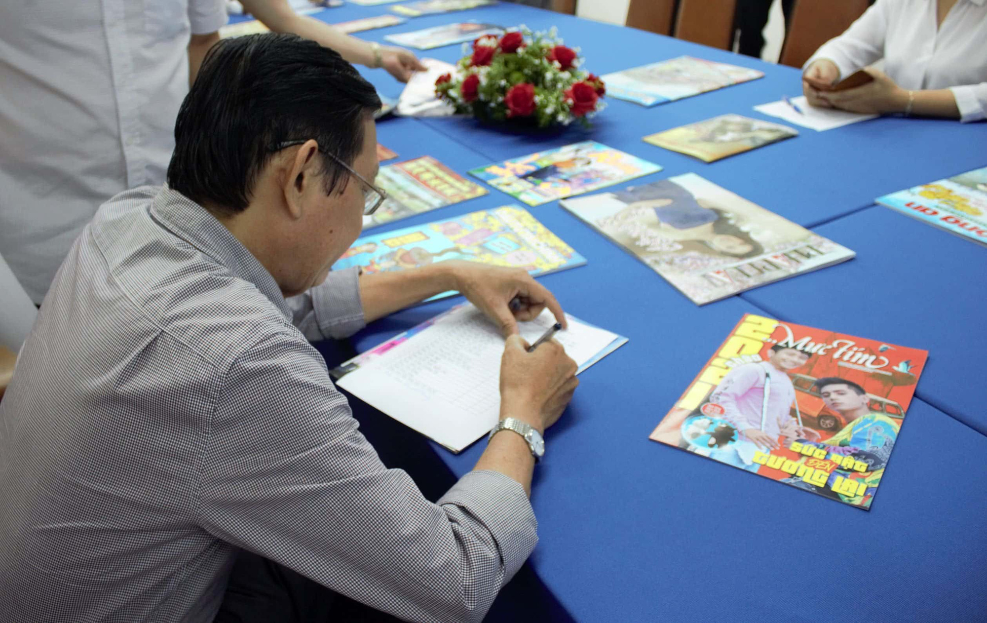 B&aacute;o Người Lao Động đoạt giải nh&igrave; Cuộc thi b&igrave;a B&aacute;o Xu&acirc;n T&acirc;n Sửu 2021 - Ảnh 6.