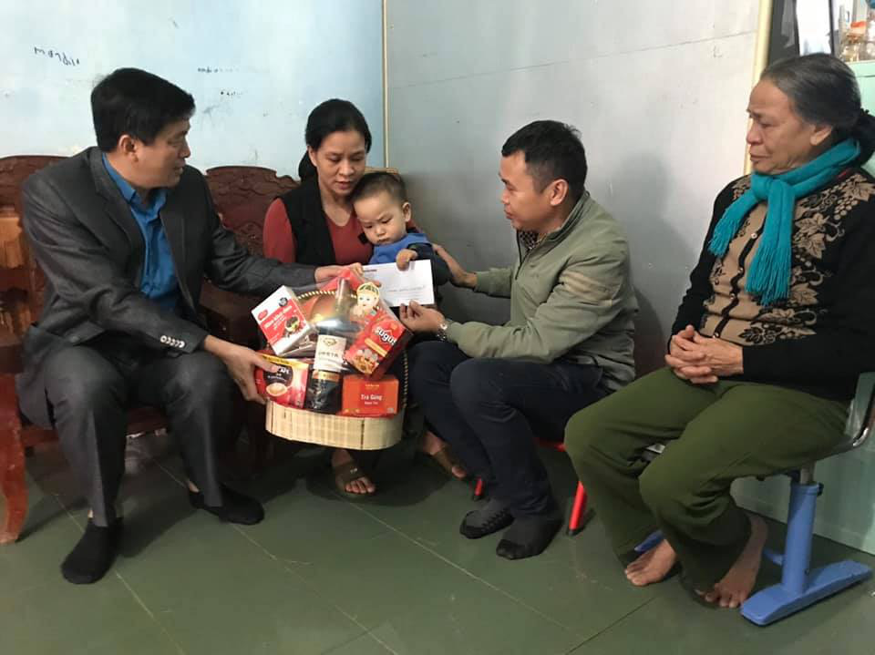 Chương trình "Xuân nhân ái - Tết yêu thương" đến với các tỉnh miền Trung