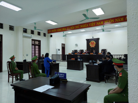 Người phụ nữ d&ugrave;ng thủ đoạn để lừa 9 người, chiếm đoạt hơn 331 tỉ đồng - Ảnh 2.