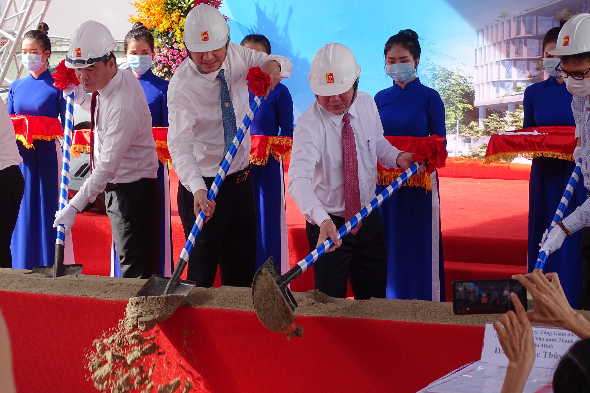 Lắng nghe người dân hiến kế: TP HCM đủ tầm trở thành trung tâm khởi nghiệp