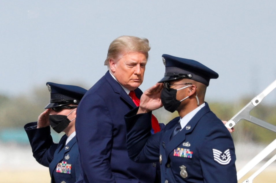Tổng thống Trump sẽ cho Iran “ăn cú chót”?