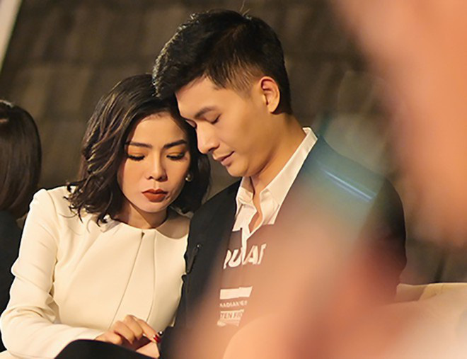 Tình tứ bên Lệ Quyên, Lâm Bảo Châu bị mỉa mai