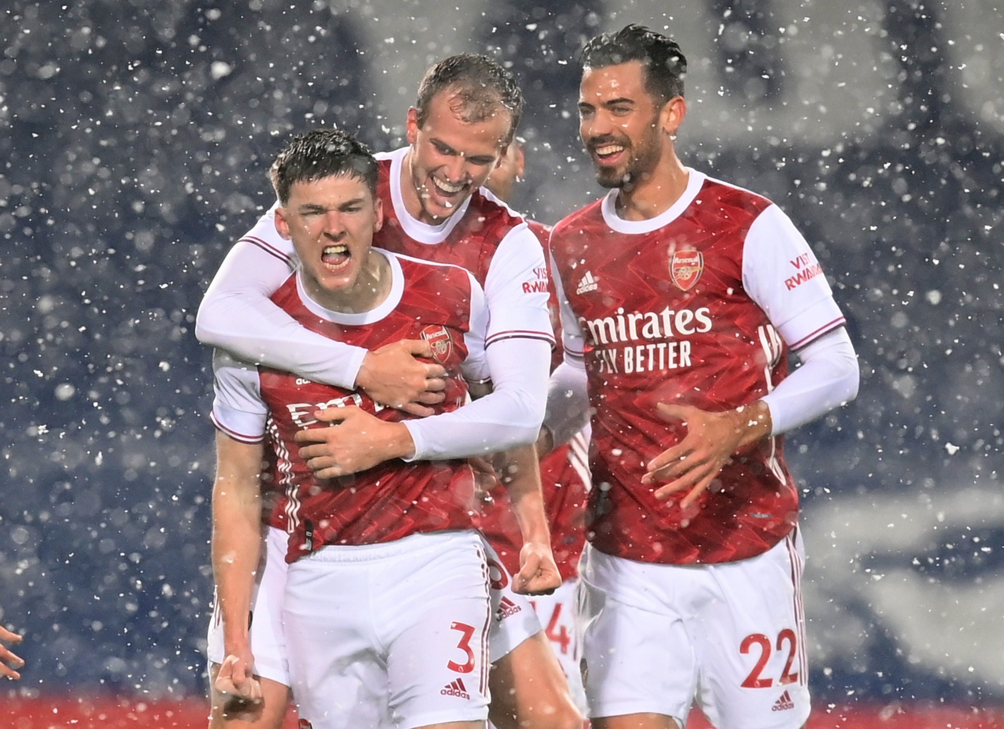 Vùi dập chủ nhà West Brom, Arsenal trở lại giữa mùa tuyết trắng