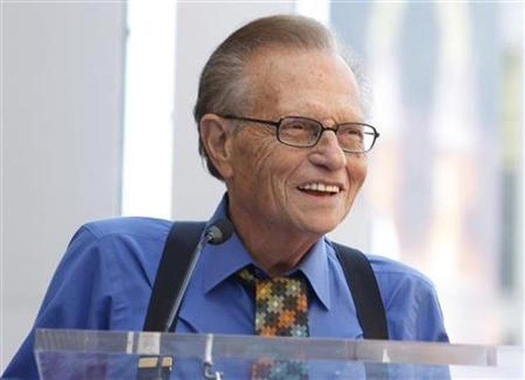 MC nổi tiếng Larry King nhập viện v&igrave; Covid-19 - Ảnh 2.