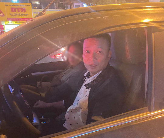 Khởi tố t&agrave;i xế h&agrave;nh hung người kh&aacute;c đến g&atilde;y răng, chảy m&aacute;u tr&ecirc;n đường phố H&agrave; Nội - Ảnh 1.