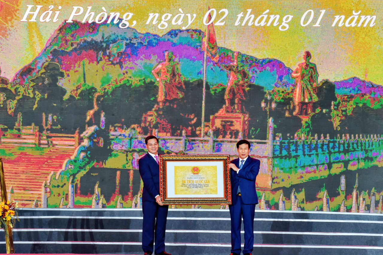Thủ tướng dự Lễ đ&oacute;n nhận Bằng xếp hạng Di t&iacute;ch lịch sử Quốc gia Khu di t&iacute;ch Bạch Đằng Giang - Ảnh 2.