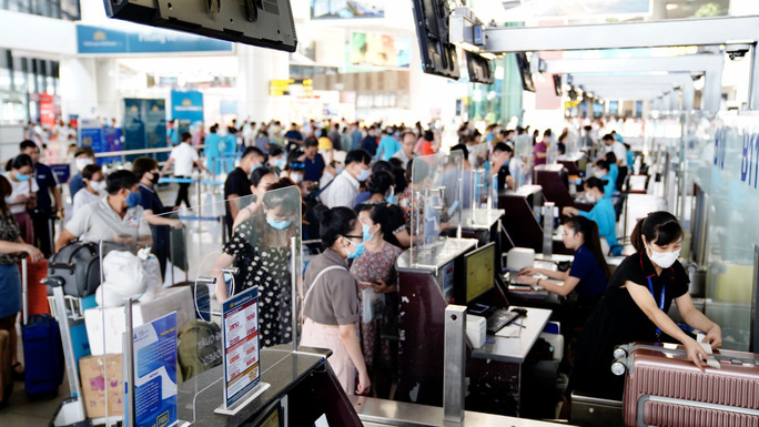 Khách nội địa qua sân bay Nội Bài ngày cao điểm Tết tăng 28,5%