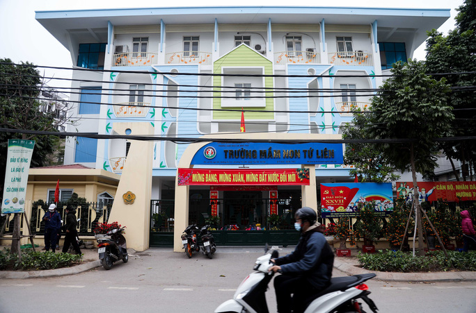 Hàng ngàn học sinh Hà Nội nghỉ học vì các ca dương tính SARS-CoV-2