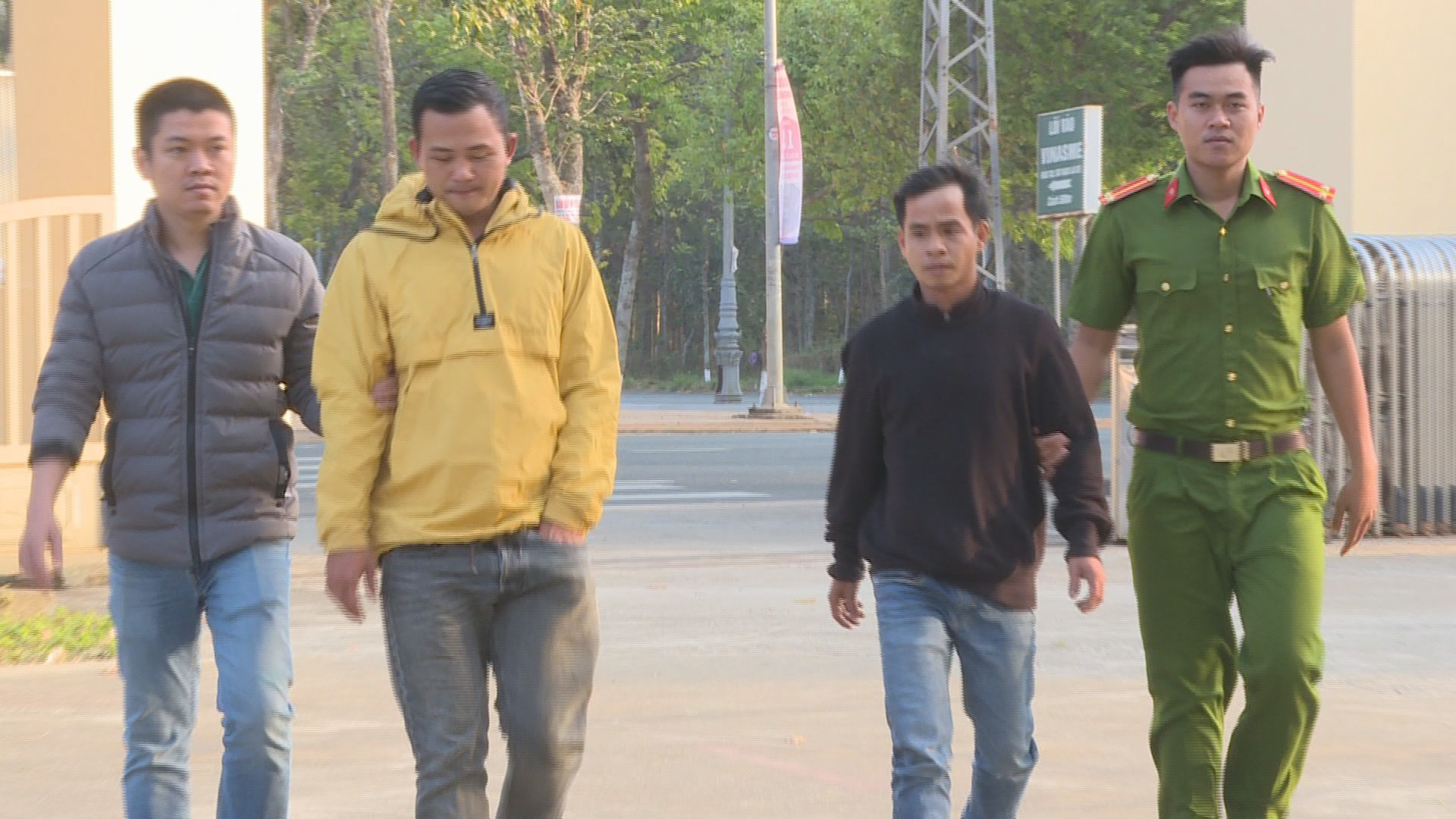 Công an kêu gọi "Ti bến nước" ra đầu thú