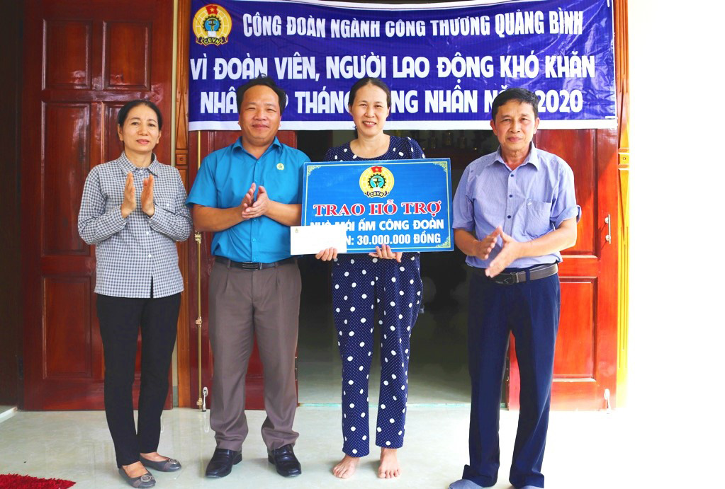 Thắp lửa hạnh phúc cho người lao động