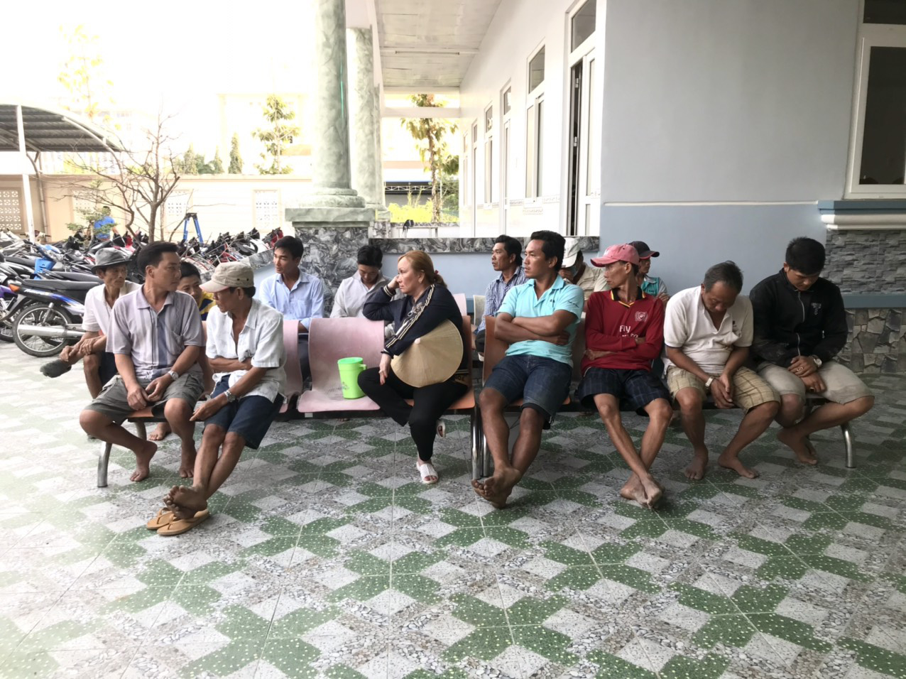 CLIP: Công an Cà Mau “xuyên thủng” trường gà nhiều lối thoát